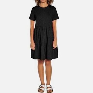 NWT Gap Ladies Short Sleeve Tiered Dress Black